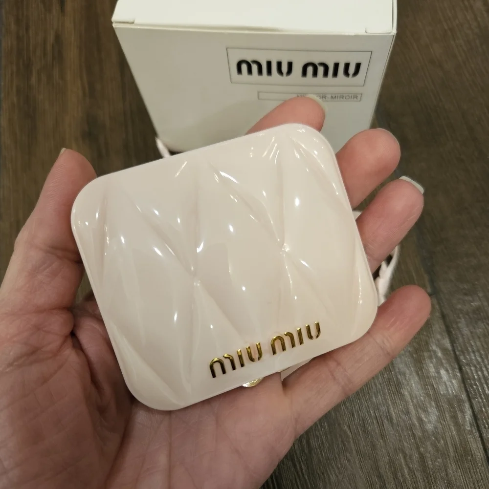 NIB Miu Miu Pink Matelassé Compact Mirror Dust Bag Box VIP GWP Beauty - Picture 3 of 7